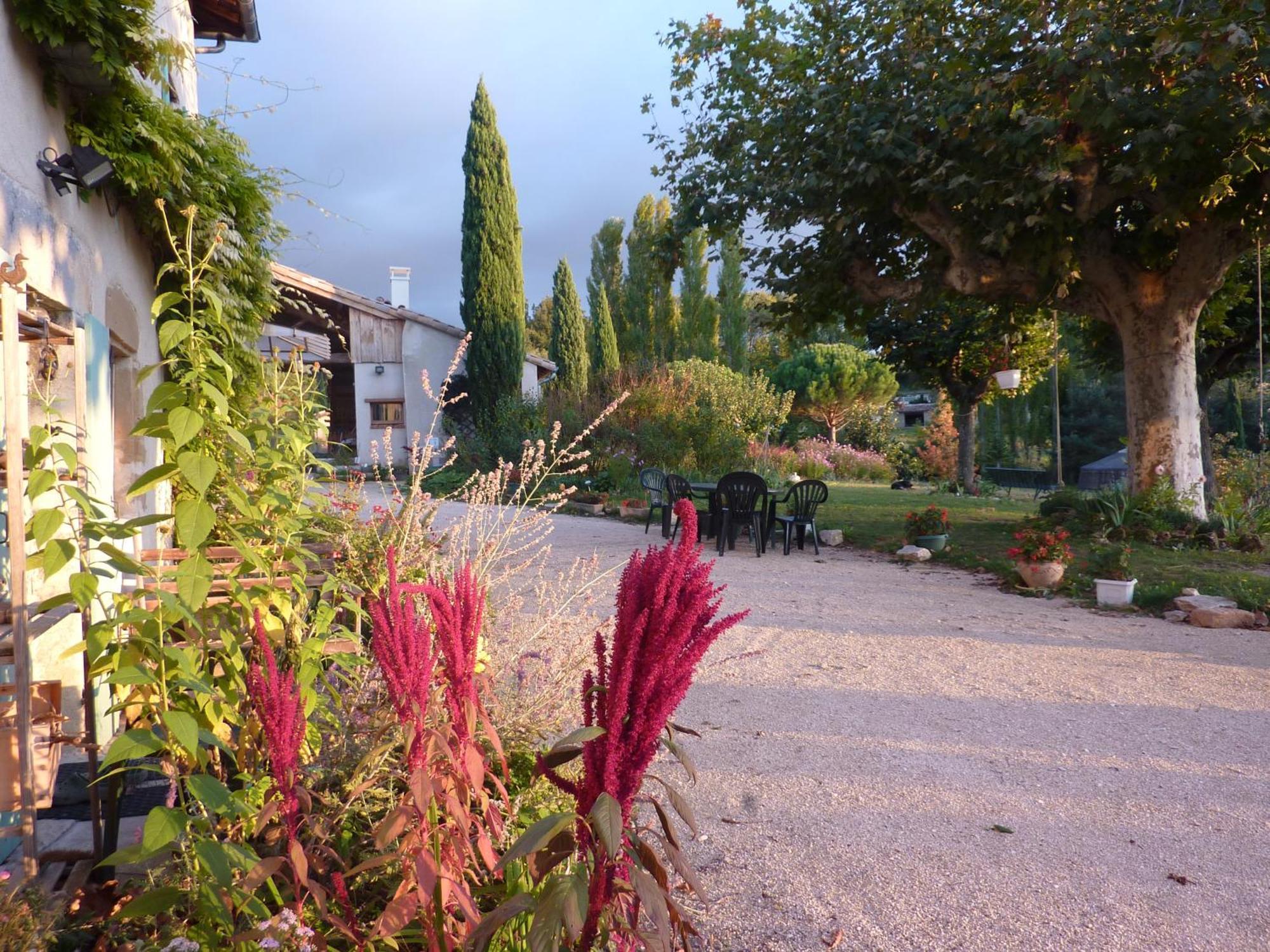 La Source, Vegetarian Guest House Chabeuil Kültér fotó